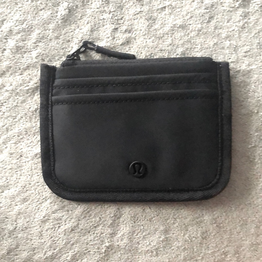 Lululemon True Identity Card Case🤍